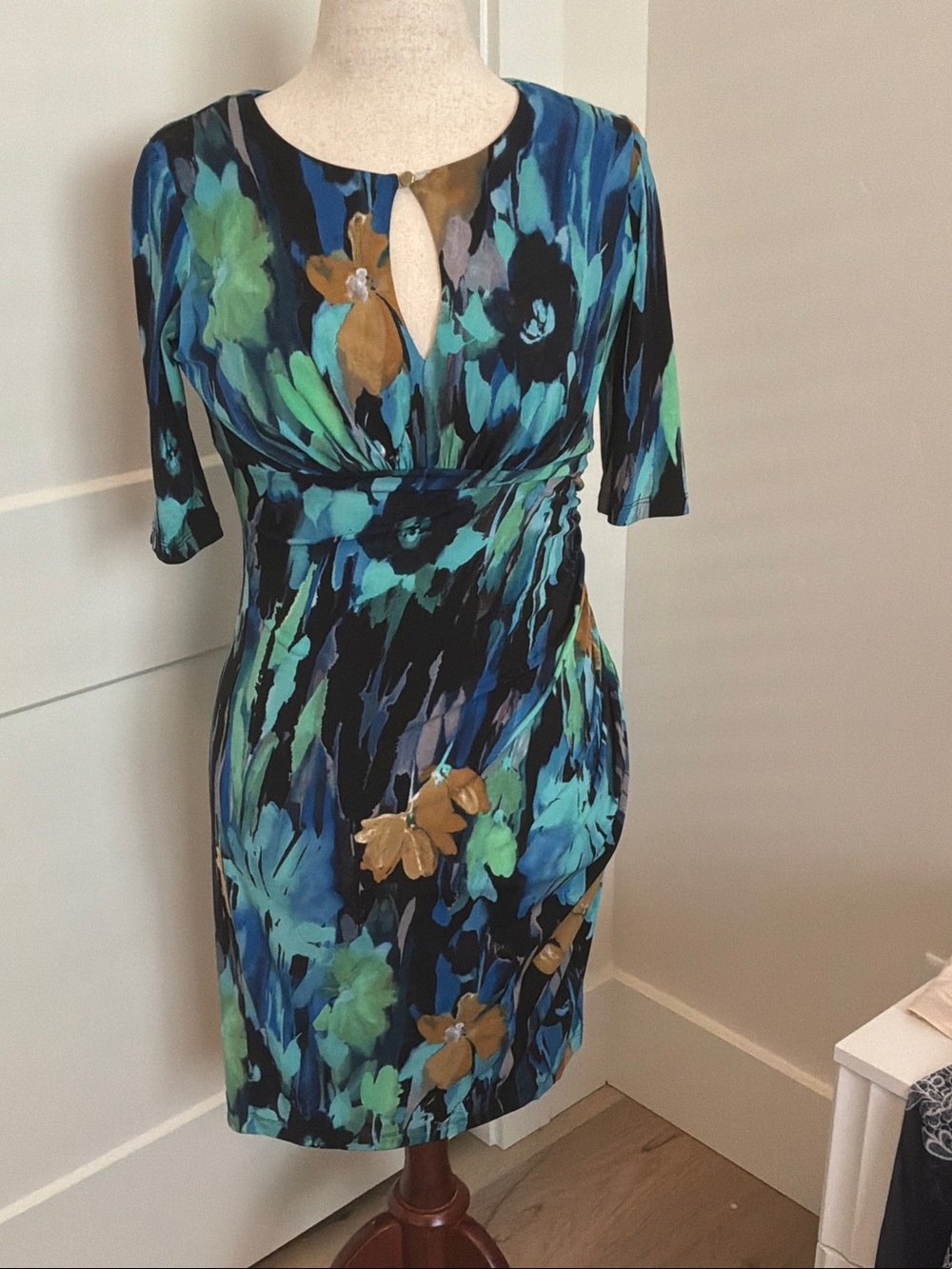 Floral Keyhole Sheath Dress in Teal & Black